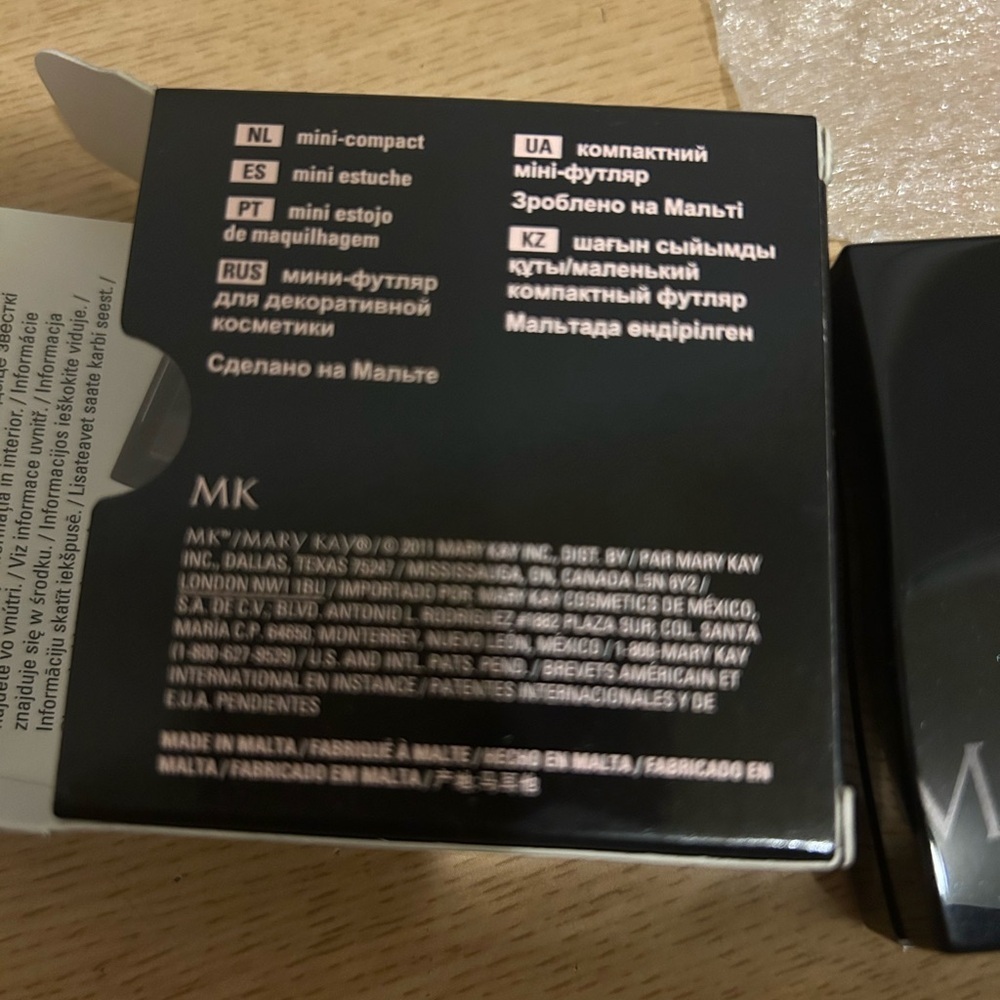 Mary Kay Compact Mini - Picture 4 of 4